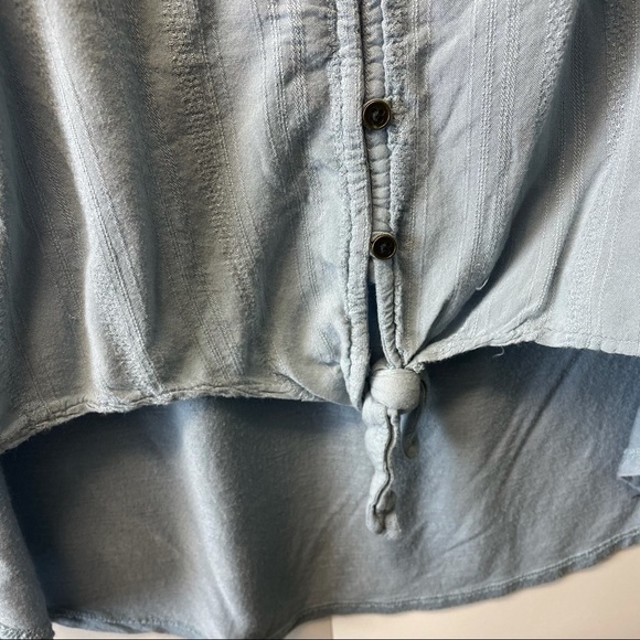 Universal Thread tie up button up shirt medium baby blue short sleeve shirt - Picture 3 of 6